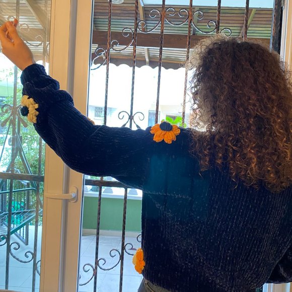 Flower Pattern Velvet Cardigan for Woman with Buttons, Sweater for Her Birthday - Picture 3 of 3